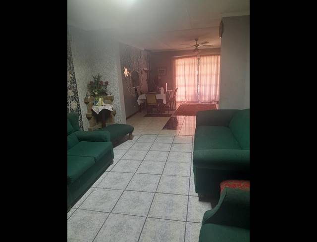 3 BEDROOM HOUSE FOR SALE IN CLOETESVILLE